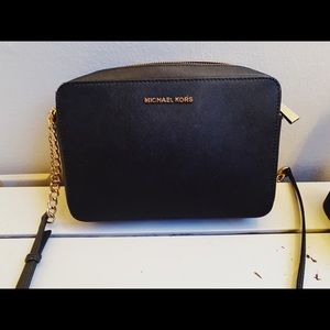 Michael Kors Jet Set Crossbody
